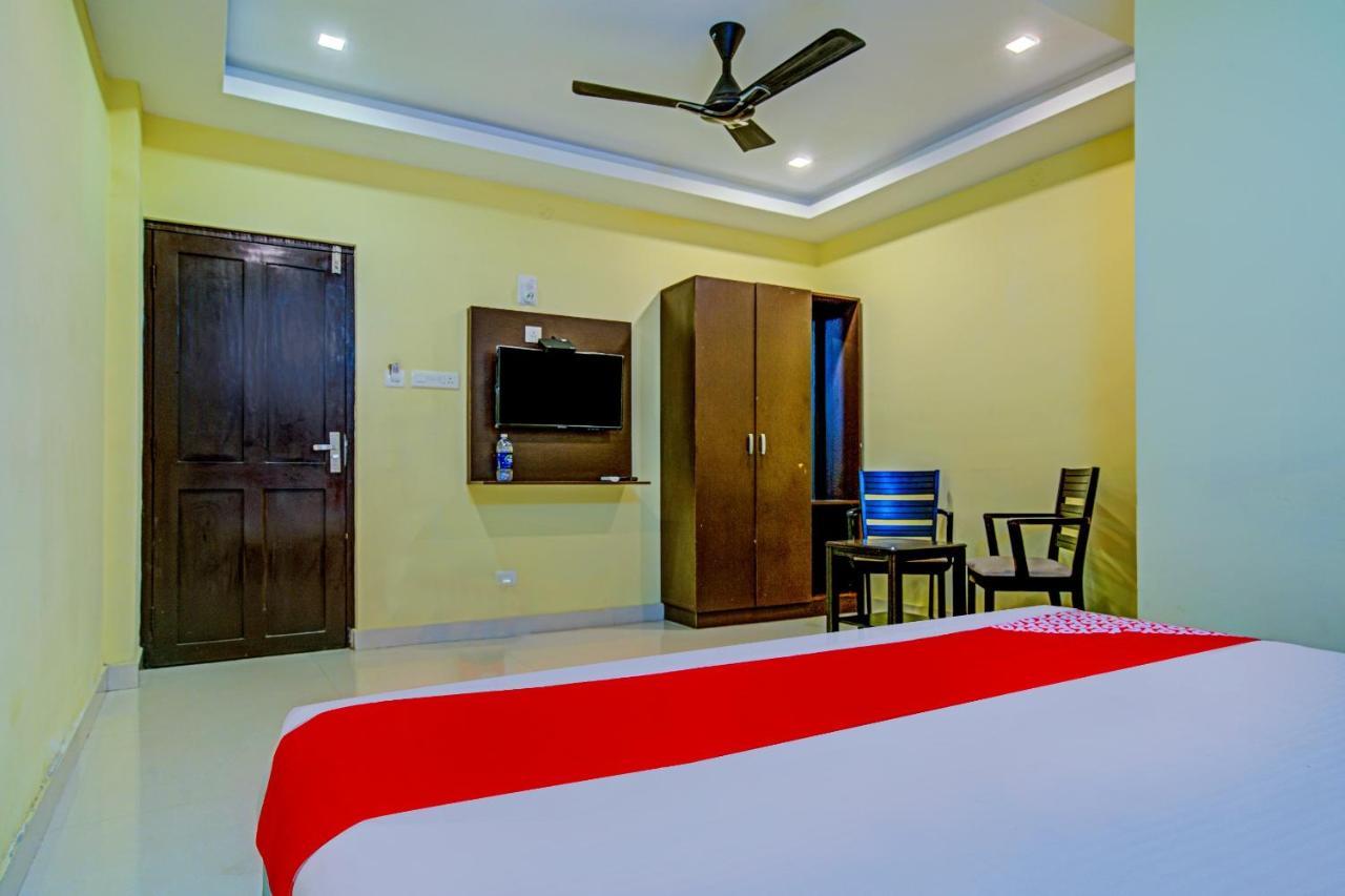 Oyo Flagship 77876 Amigo Suites Kochi ภายนอก รูปภาพ